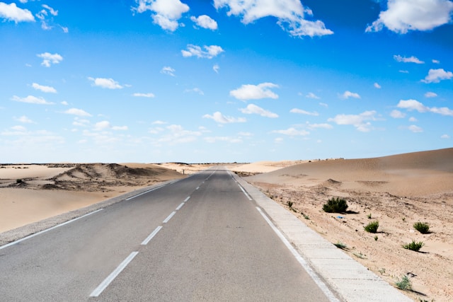 Routes des déserts d'Afrique