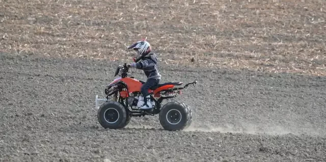 à quel age quad pour enfant